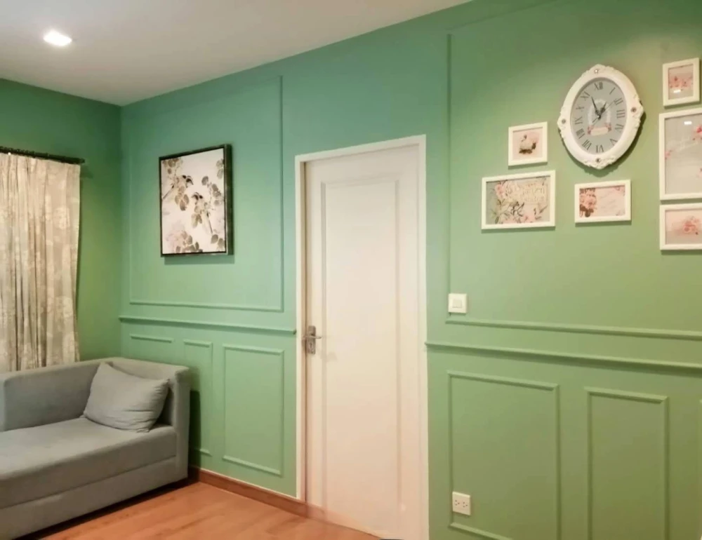 Selling a beautiful unit at The Seed Memories Siam. It's an English-style condo with impeccable craftsmanship, classic and warm, featuring carefully s