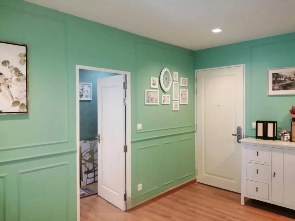 Selling a beautiful unit at The Seed Memories Siam. It's an English-style condo with impeccable craftsmanship, classic and warm, featuring carefully s