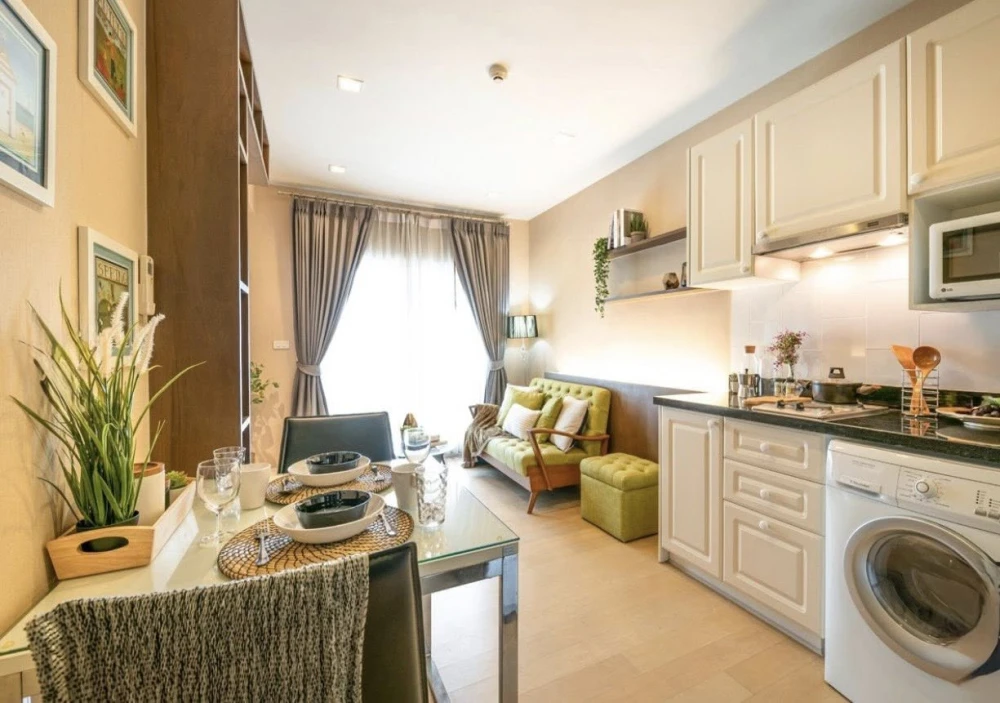 For sale: The Seed Terre Ratchayothin. Beautifully decorated, elegant and expensive-looking. Plenty of usable space. Fully furnished. Reserve now!