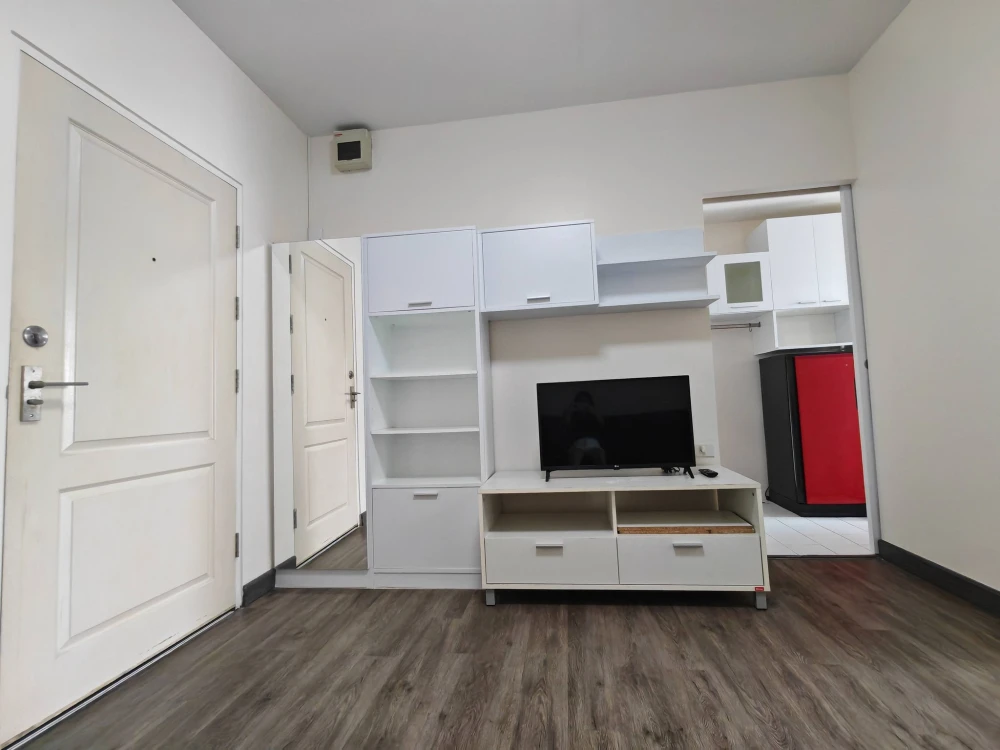 Selling spacious and comfortable rooms at The Seed Phahonyothin 14. Fully furnished with appliances. Book now!