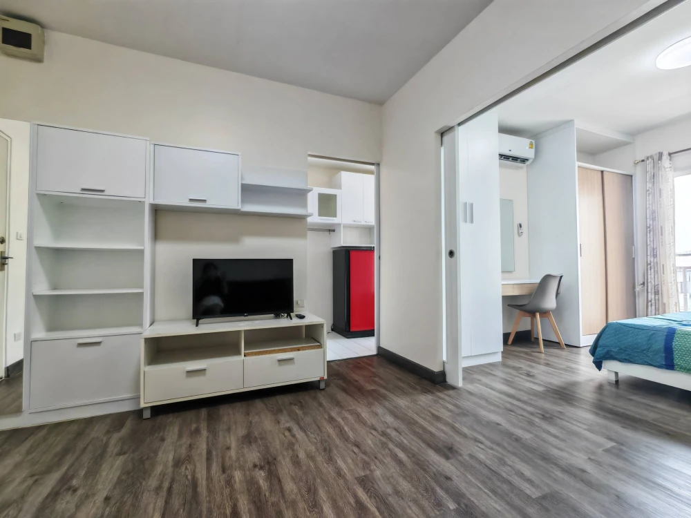 Selling spacious and comfortable rooms at The Seed Phahonyothin 14. Fully furnished with appliances. Book now!