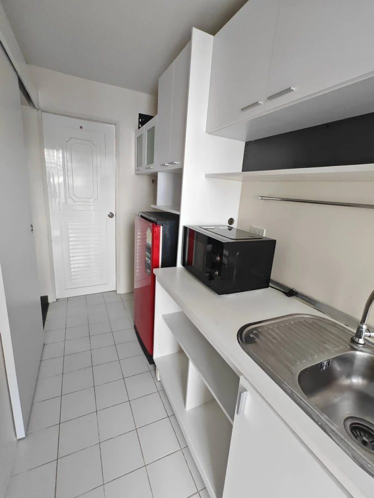 Selling spacious and comfortable rooms at The Seed Phahonyothin 14. Fully furnished with appliances. Book now!