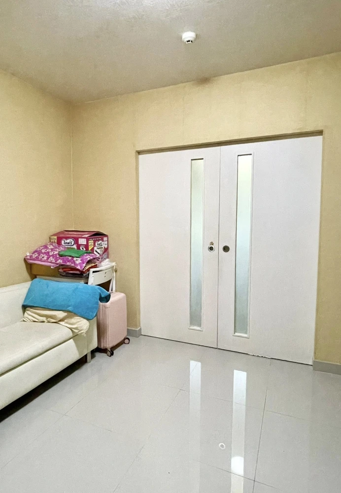For sale: The Seed Sathorn-Taksin, 1 bedroom, 1 bathroom, 1st floor, comes with a special price, hurry and reserve.