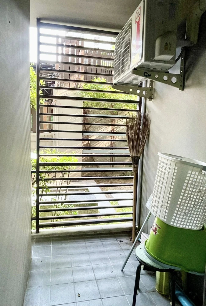 For sale: The Seed Sathorn-Taksin, 1 bedroom, 1 bathroom, 1st floor, comes with a special price, hurry and reserve.