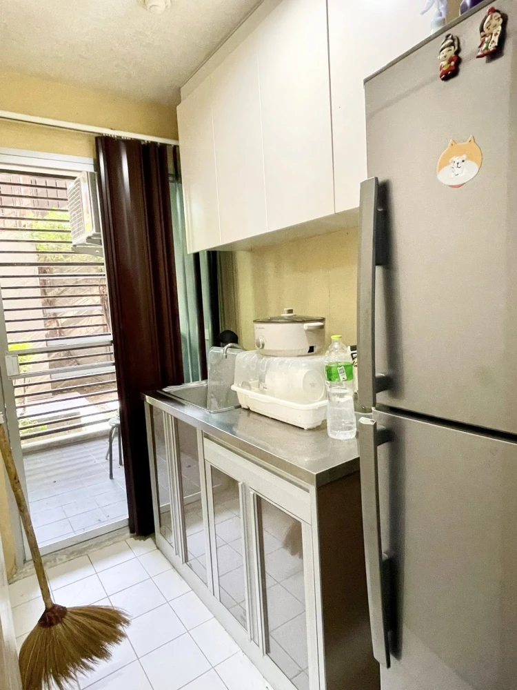 For sale: The Seed Sathorn-Taksin, 1 bedroom, 1 bathroom, 1st floor, comes with a special price, hurry and reserve.