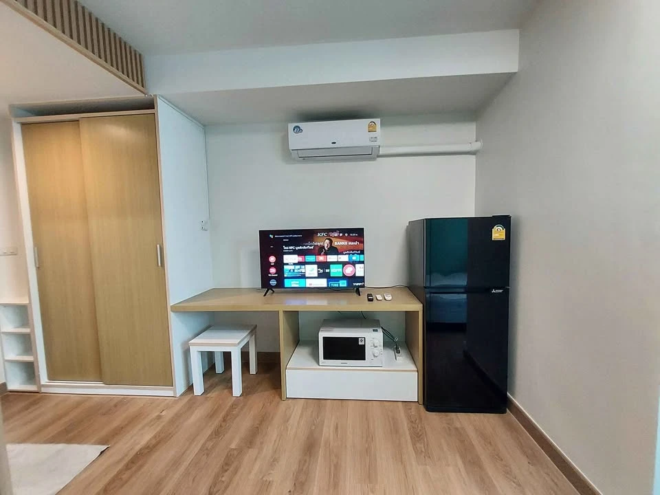 For sale the seed Chaengwattana, on Chaengwattana Road, 7th floor, fully decorated room, decorated with awesome wallpaper, hurry and reserve now.