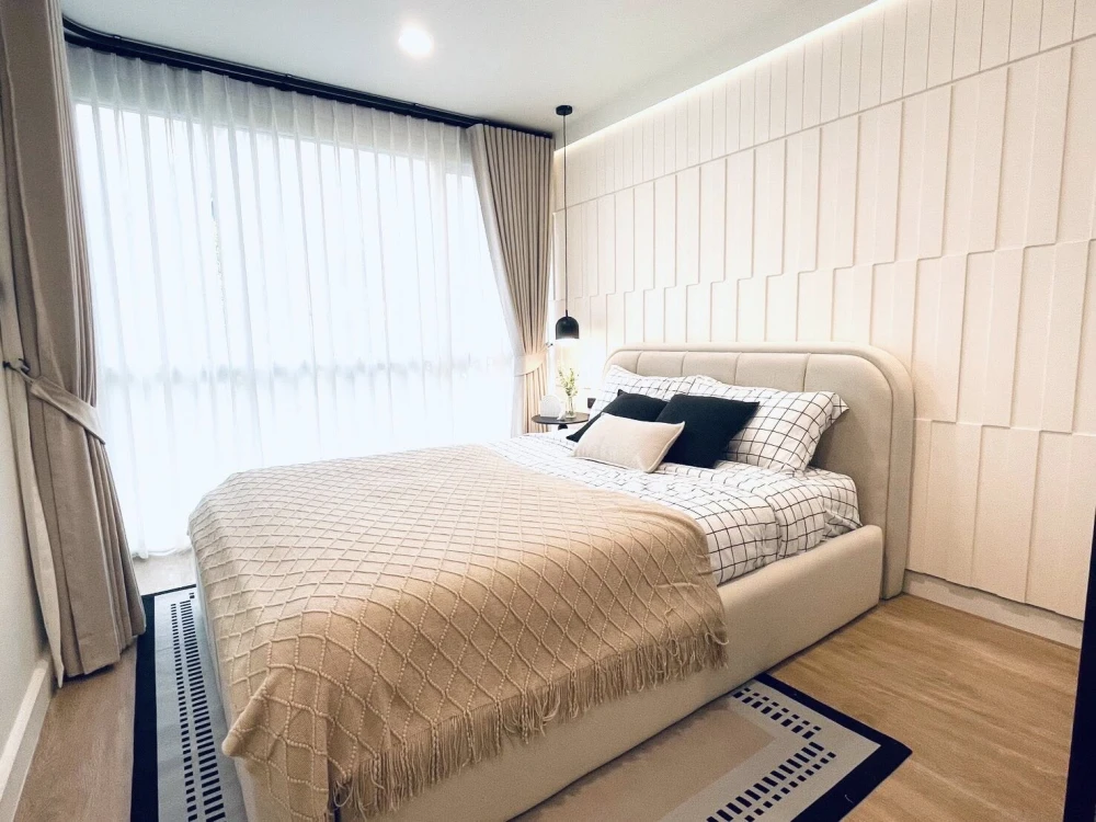 For sale: The Series Udomsuk, fully furnished room with a clear, airy swimming pool view, the most beautiful corner in the building. Reserve now!