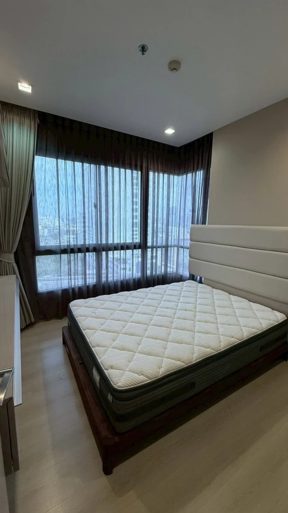Selling The Signature by Urbano, a large 3-bedroom unit with a great layout and high privacy. Don't miss out!