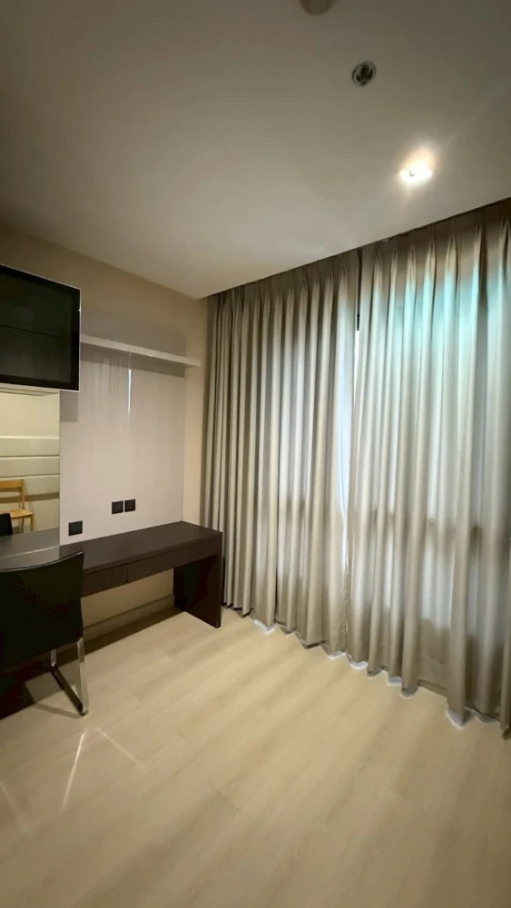 Selling The Signature by Urbano, a large 3-bedroom unit with a great layout and high privacy. Don't miss out!