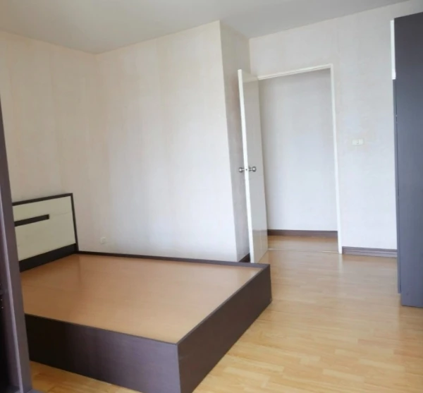 For Sale: The Star Condominium, 5th floor. A pleasant unit at a great price. If you're interested in owning it, book now!
