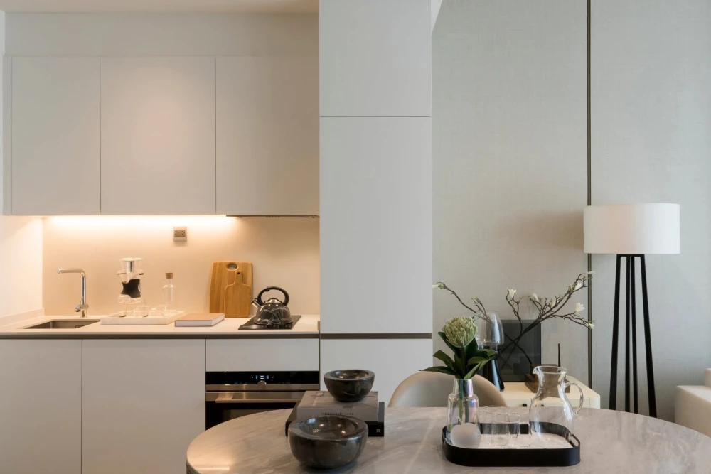Selling The Strand Thonglor. Beautiful view, beautiful room, spacious and airy layout. Move in now, don't wait!