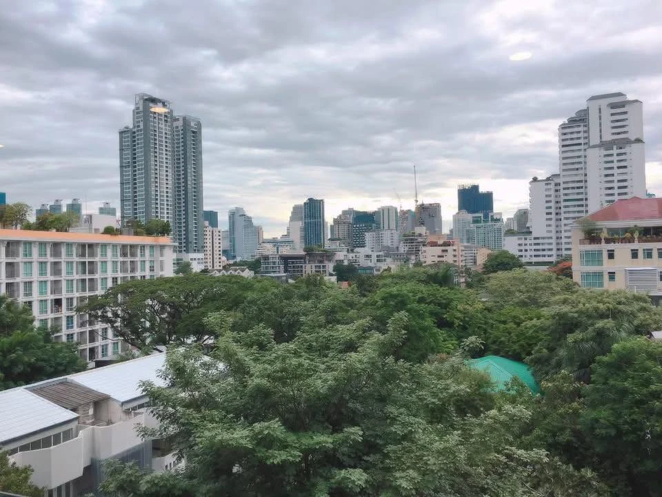 Selling The Teak Sukhumvit 39, 7th floor. Spacious and comfortable living space, fully furnished. Book now!