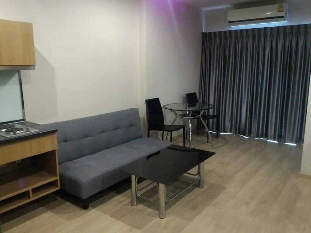 Selling The Tempo Grand Sathon-Wutthakat, 19th floor, Building A. Spacious and comfortable unit. Book now!