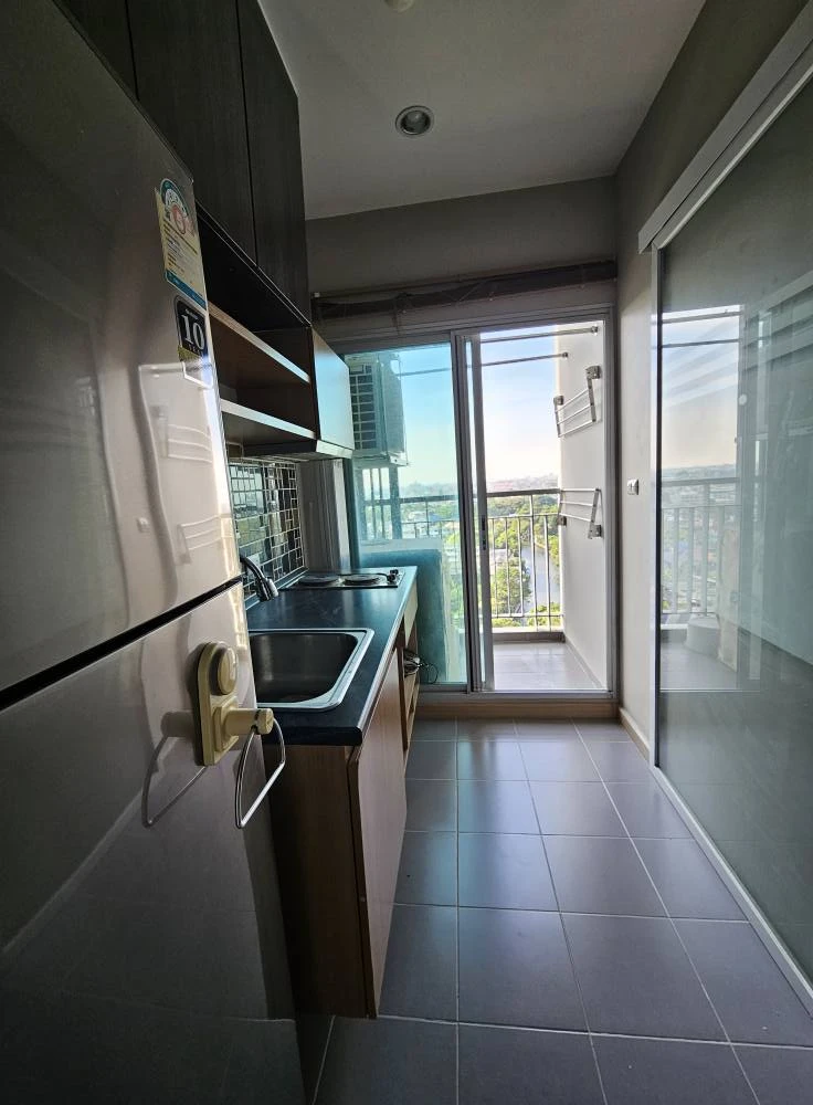 For sale The Tempo Grand Sathon-Wutthakat, fully furnished room with furniture and appliances. Book now, urgently.