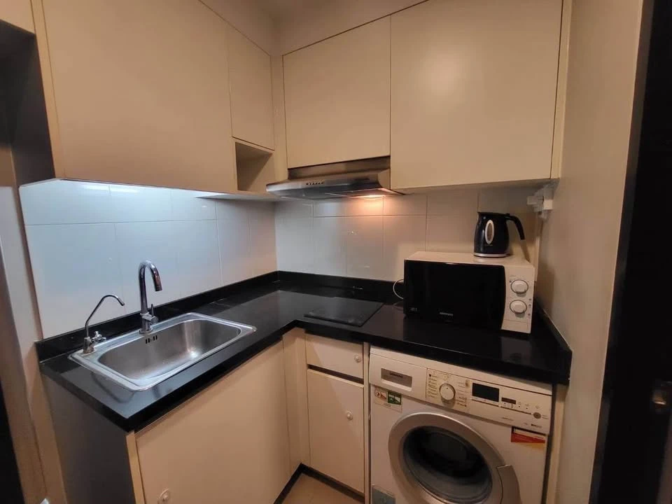 For sale: The TEMPO Phaholyothin 2, 8th floor, top floor, open view, plenty of usable space. Come and own it today.
