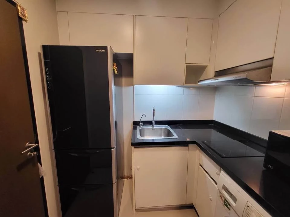 For sale: The TEMPO Phaholyothin 2, 8th floor, top floor, open view, plenty of usable space. Come and own it today.