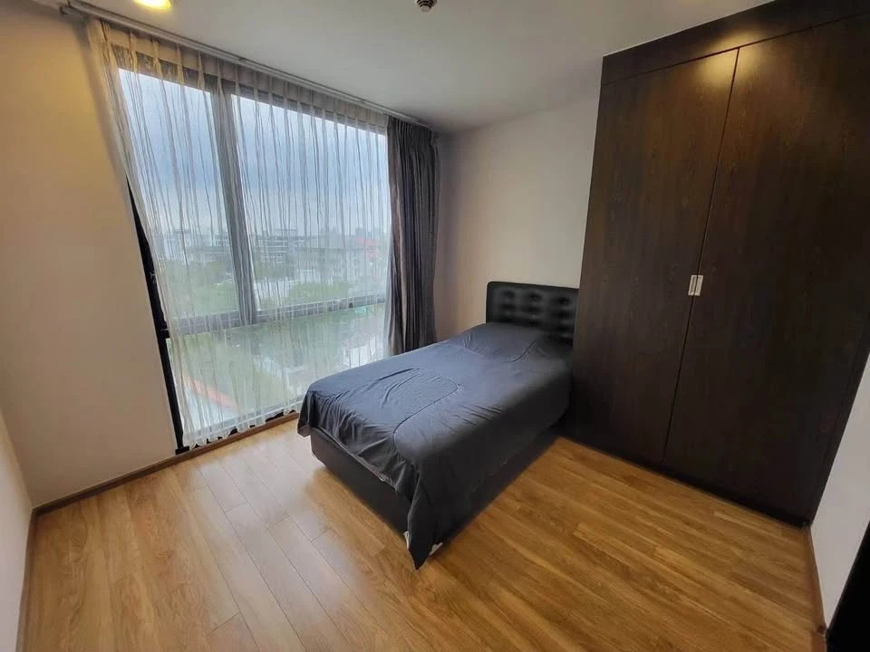 For sale: The TEMPO Phaholyothin 2, 8th floor, top floor, open view, plenty of usable space. Come and own it today.