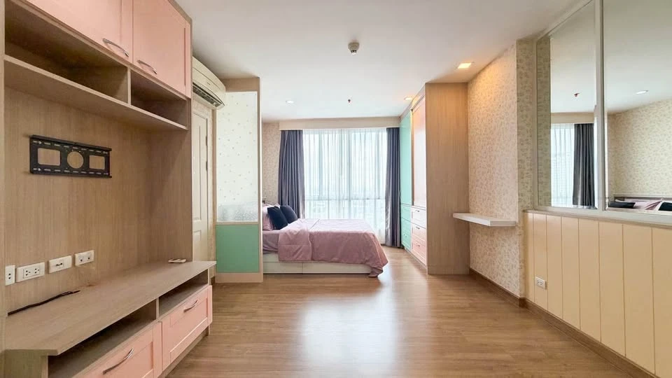 For Sale: The Tree BangPo Station – High-floor unit with a Chao Phraya River view. Just 300 meters (walking distance) to MRT Bang Pho!
