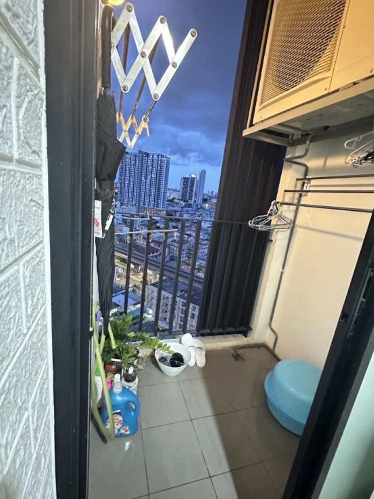 For sale: The Tree Interchange, 18th floor, Building B, Chao Phraya River view, fully furnished, nice to live in, reserve now, don't wait.