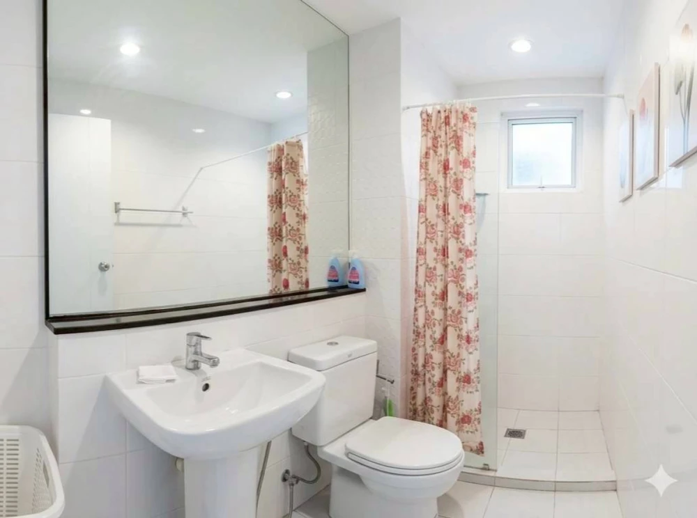 Selling a fully furnished, ready-to-move-in unit at The Tree Interchange, 34th floor. Book now!