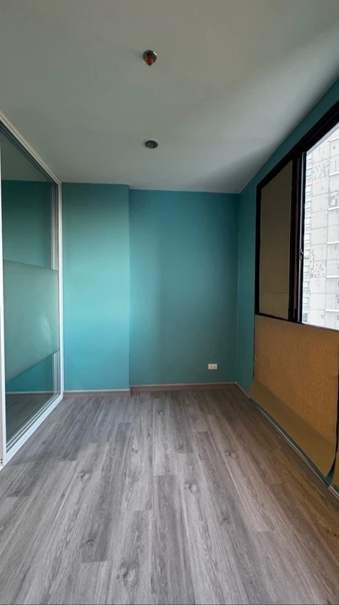 The Tree Interchange condos for sale. Features include a digital door lock, 2.5m high ceilings, and unobstructed city views. Book now!