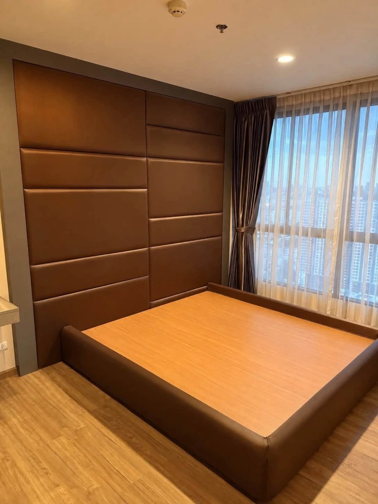 Selling The Tree Interchange, north-facing unit in a great location, not hot, with high-quality built-in furniture. Book now! images