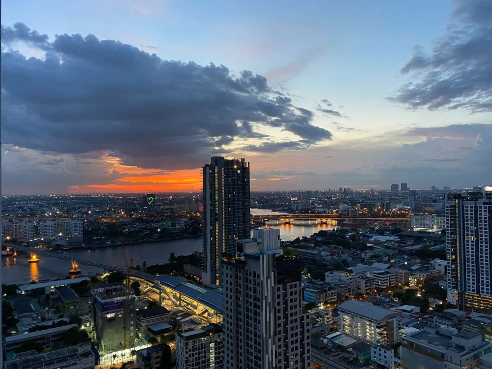 Selling The Tree Interchange, north-facing unit in a great location, not hot, with high-quality built-in furniture. Book now!