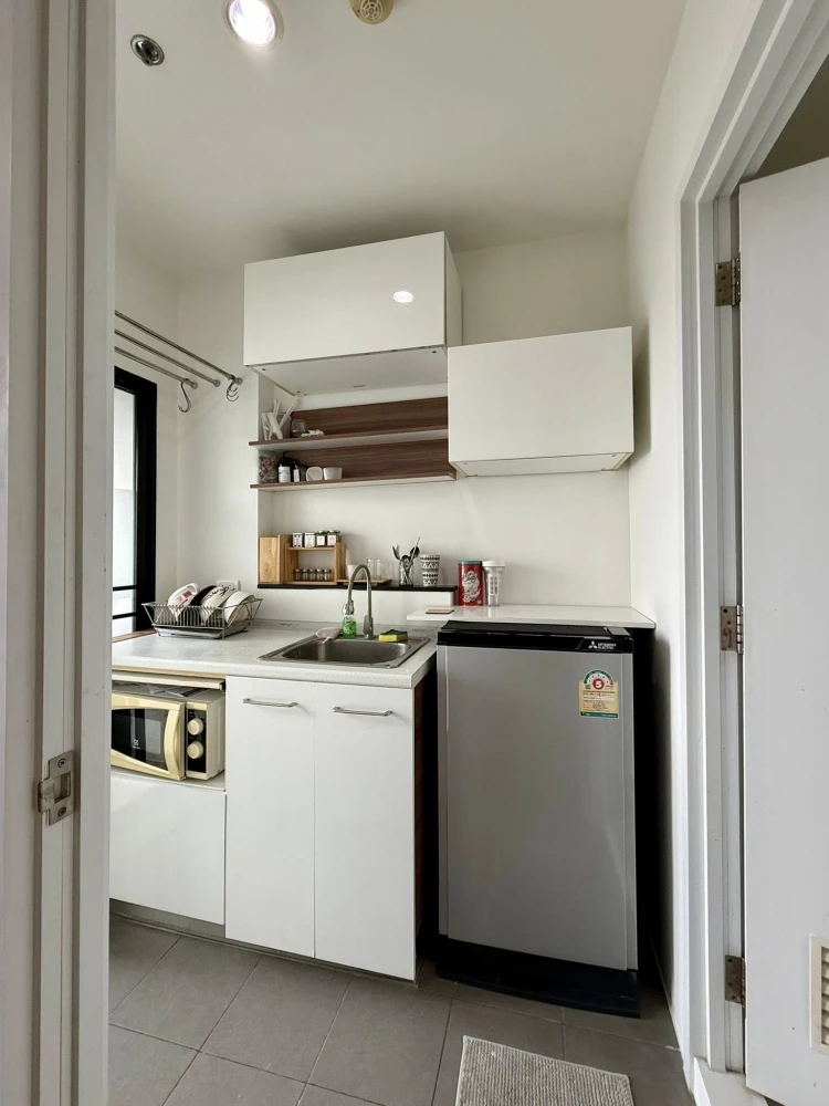 Selling studio rooms at The Tree Interchange. Interior decorated in a coordinated style. Great location, convenient transportation. Book now!