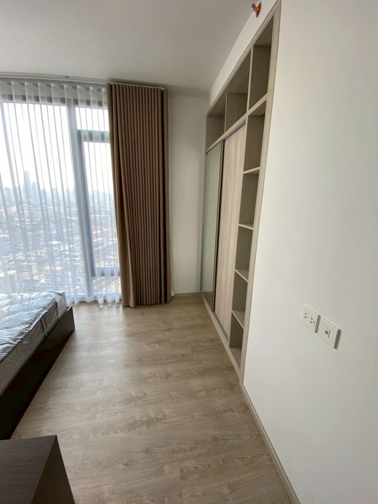 Selling 2-bedroom units at THE TREE Pattanakarn - Ekkamai. Spacious living area and fully furnished. Book now!