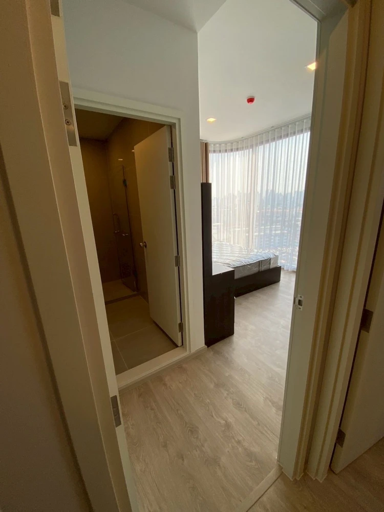 Selling 2-bedroom units at THE TREE Pattanakarn - Ekkamai. Spacious living area and fully furnished. Book now!