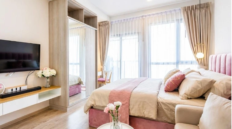 Selling a beautiful, comfortable 25th-floor unit at THE TREE Pattanakarn - Ekkamai. Fully furnished. Book now!