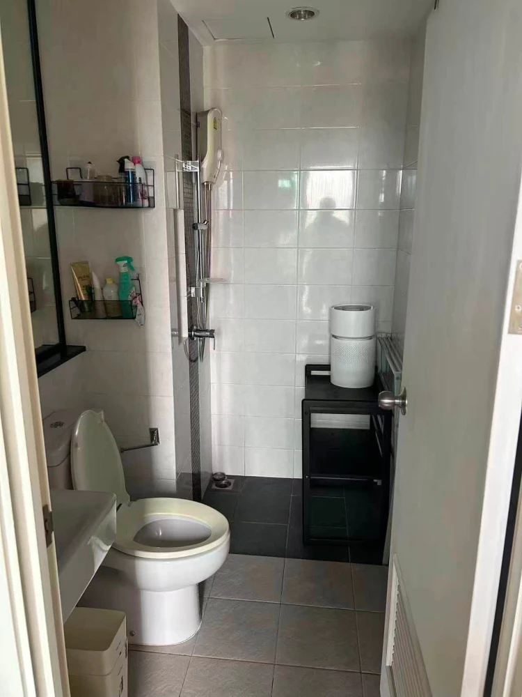 Selling The Tree RIO Bang-Aor Station 1 bedroom, 1 bathroom, fully furnished, beautiful unblocked city view. Book now!