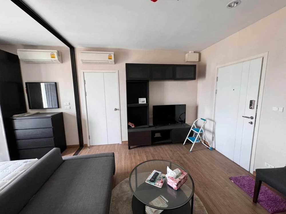 Selling 1-bedroom, 1-bathroom unit at The Tree RIO Bang-Aor Station. Prime location with Chao Phraya River view and convenient transportation.Book now