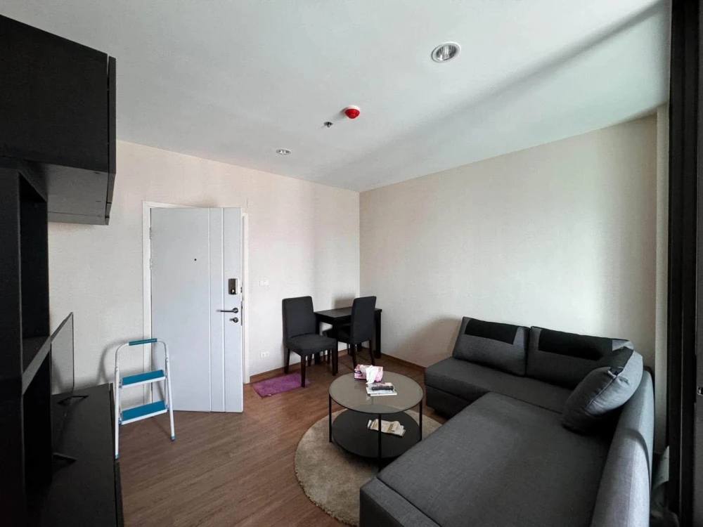 Selling 1-bedroom, 1-bathroom unit at The Tree RIO Bang-Aor Station. Prime location with Chao Phraya River view and convenient transportation.Book now