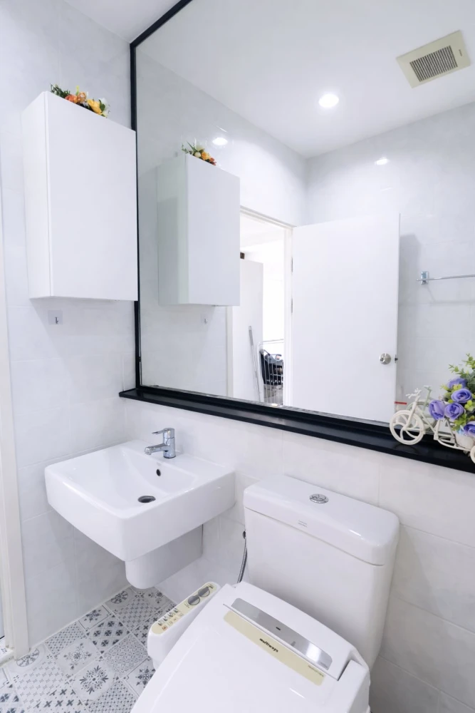 Selling The Tree RIO Bang-Aor Station condo, 39th floor, with stunning Chao Phraya River view. Fully furnished and ready to move in.