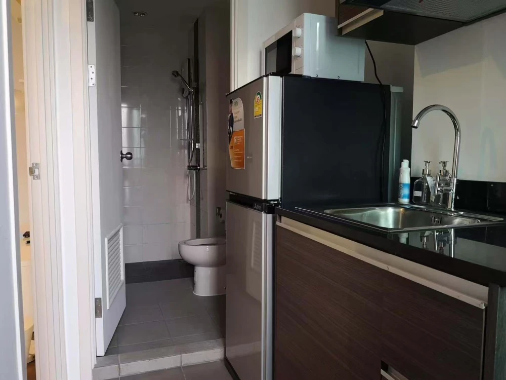 Selling The Tree RIO Bang-Aor Station, high floor unit, spacious and ready to move in. Book now before it's too late!!!