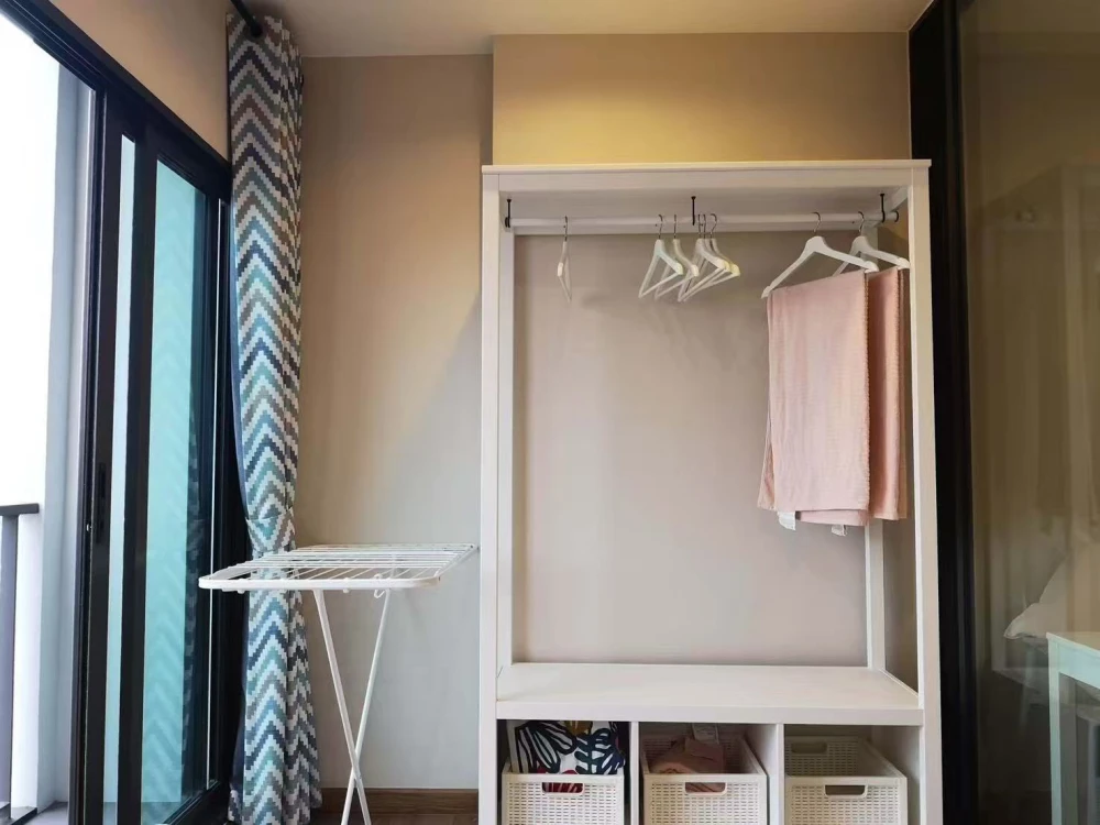 Selling The Tree RIO Bang-Aor Station, high floor unit, spacious and ready to move in. Book now before it's too late!!!