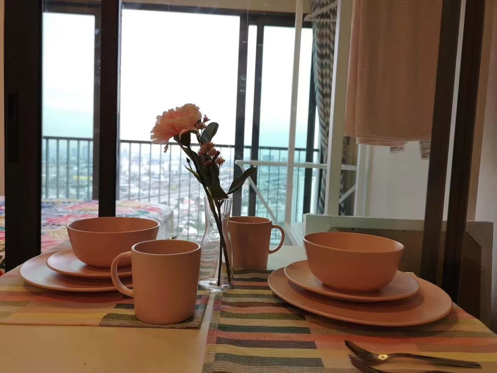 Selling The Tree RIO Bang-Aor Station, high floor unit, spacious and ready to move in. Book now before it's too late!!!