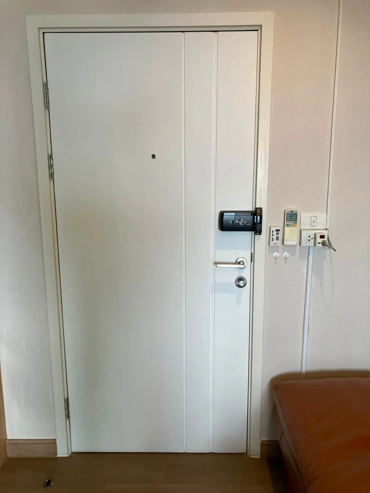 Selling a lovely unit at The Tree RIO Bang-Aor Station. It features high-quality built-in furniture and stunning Chao Phraya River views. Book now!