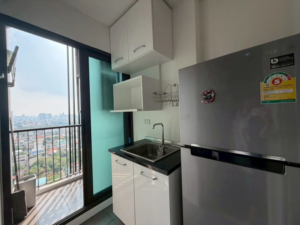 Selling The Tree Rio Bang O Station, a condo with 5-star hotel-level amenities and over 10 free gifts. Ready to move in!