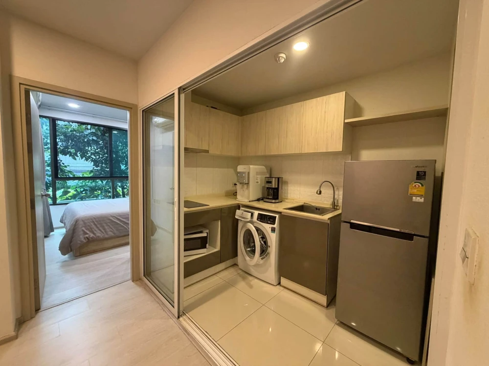 For Sale: The Tree Sukhumvit 64. Spacious "1-Bedroom Plus" unit featuring excellent built-in furniture. Book now!