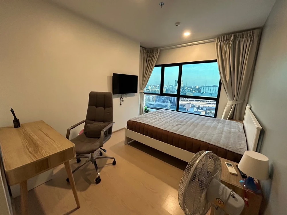 Selling The Tree Sukhumvit 71-Ekkamai, quiet corner unit, fully furnished and ready to move in, with all functions working perfectly.