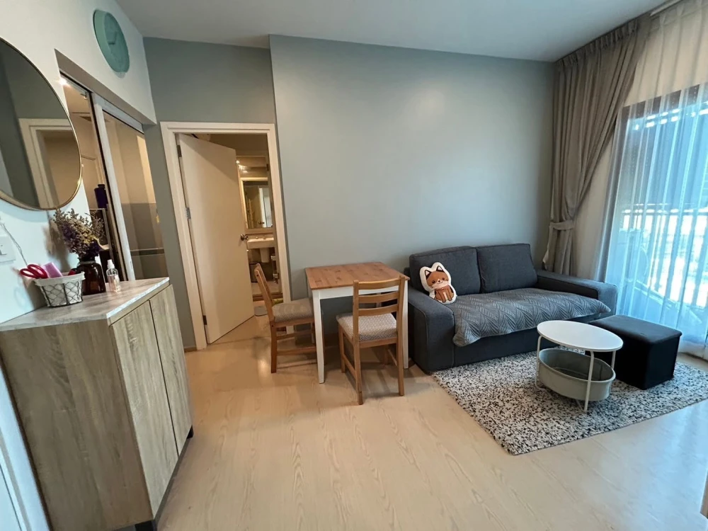 Selling The Tree Sukhumvit 71-Ekkamai, quiet corner unit, fully furnished and ready to move in, with all functions working perfectly.
