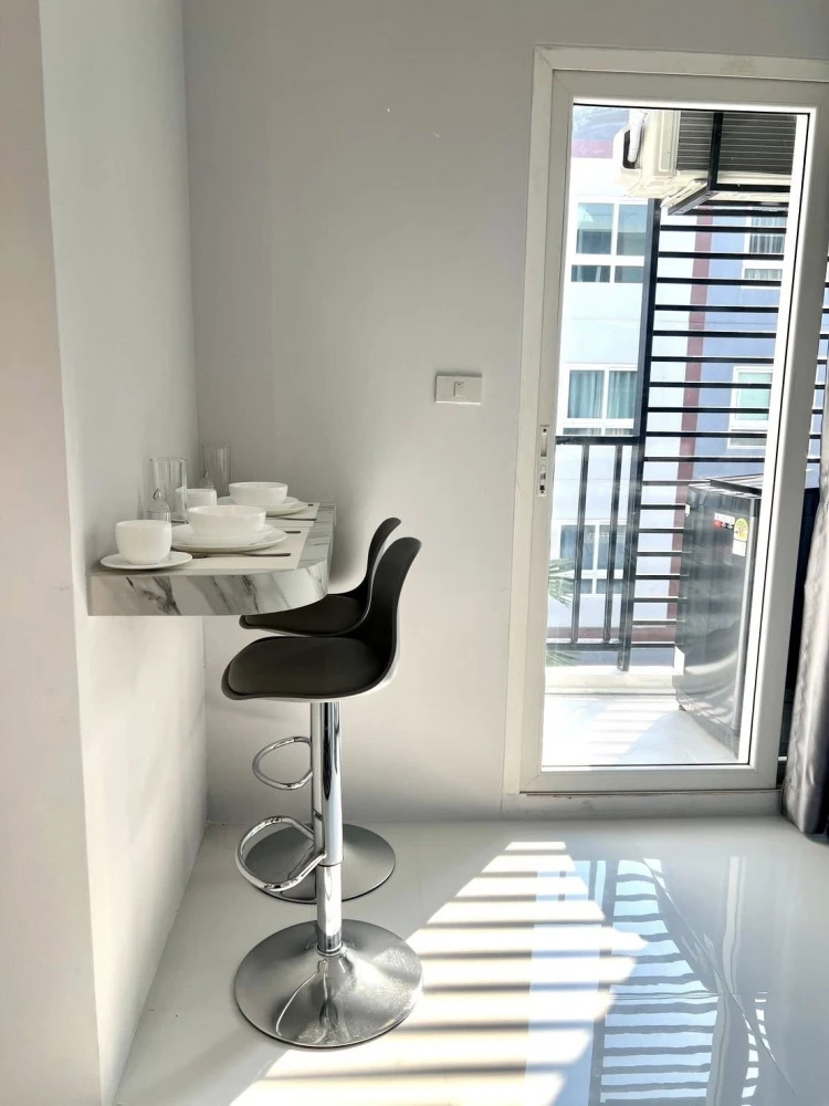 Selling The Trust Condo Central Pattaya, 7th floor, pool view, beautiful room, fully furnished, ready to move in. Book now!