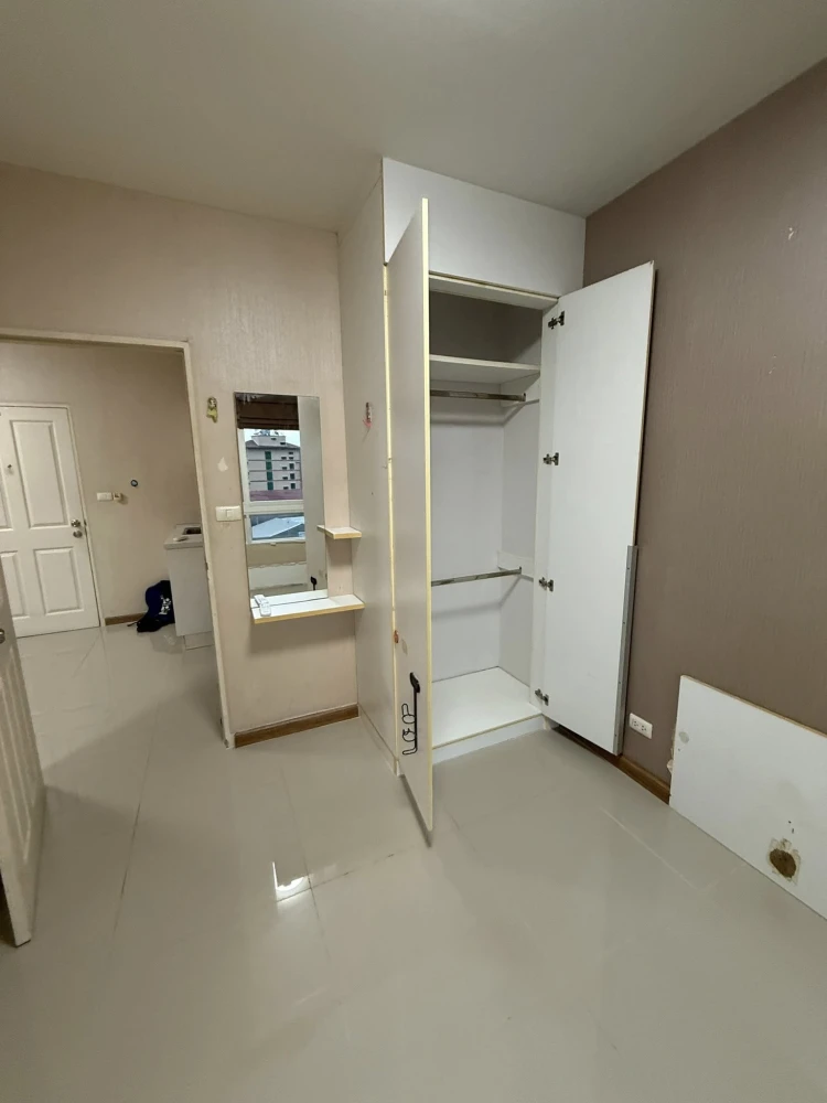 For sale: The Trust Condo Central Pattaya. Spacious room, nice to live in. Interested in owning one? Hurry and reserve now!