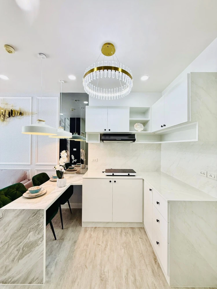 Selling The Trust Condo Central Pattaya. A lovely unit, fully furnished, on a low floor, spacious and comfortable. Book now!