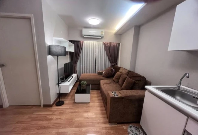 For sale: The Trust Condo Ngamwongwan, 15th floor, fully furnished, nice to live in, reserve now, hurry!