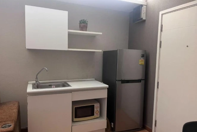 For sale: The Trust Condo Ngamwongwan, 15th floor, fully furnished, nice to live in, reserve now, hurry!