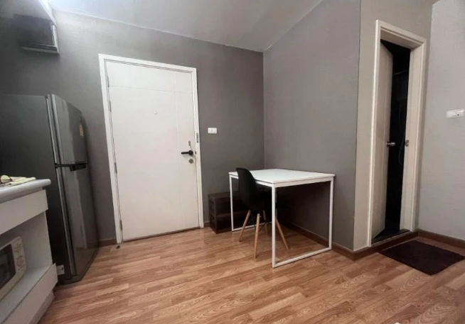 For sale: The Trust Condo Ngamwongwan, 15th floor, fully furnished, nice to live in, reserve now, hurry!