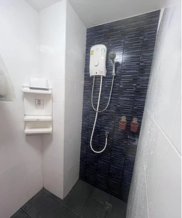 For sale: The Trust Condo Ngamwongwan, 15th floor, fully furnished, nice to live in, reserve now, hurry!